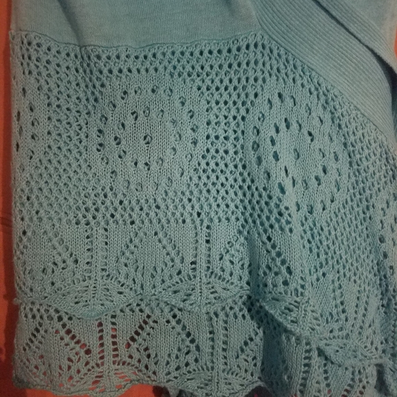 Top - Picture 2 of 2